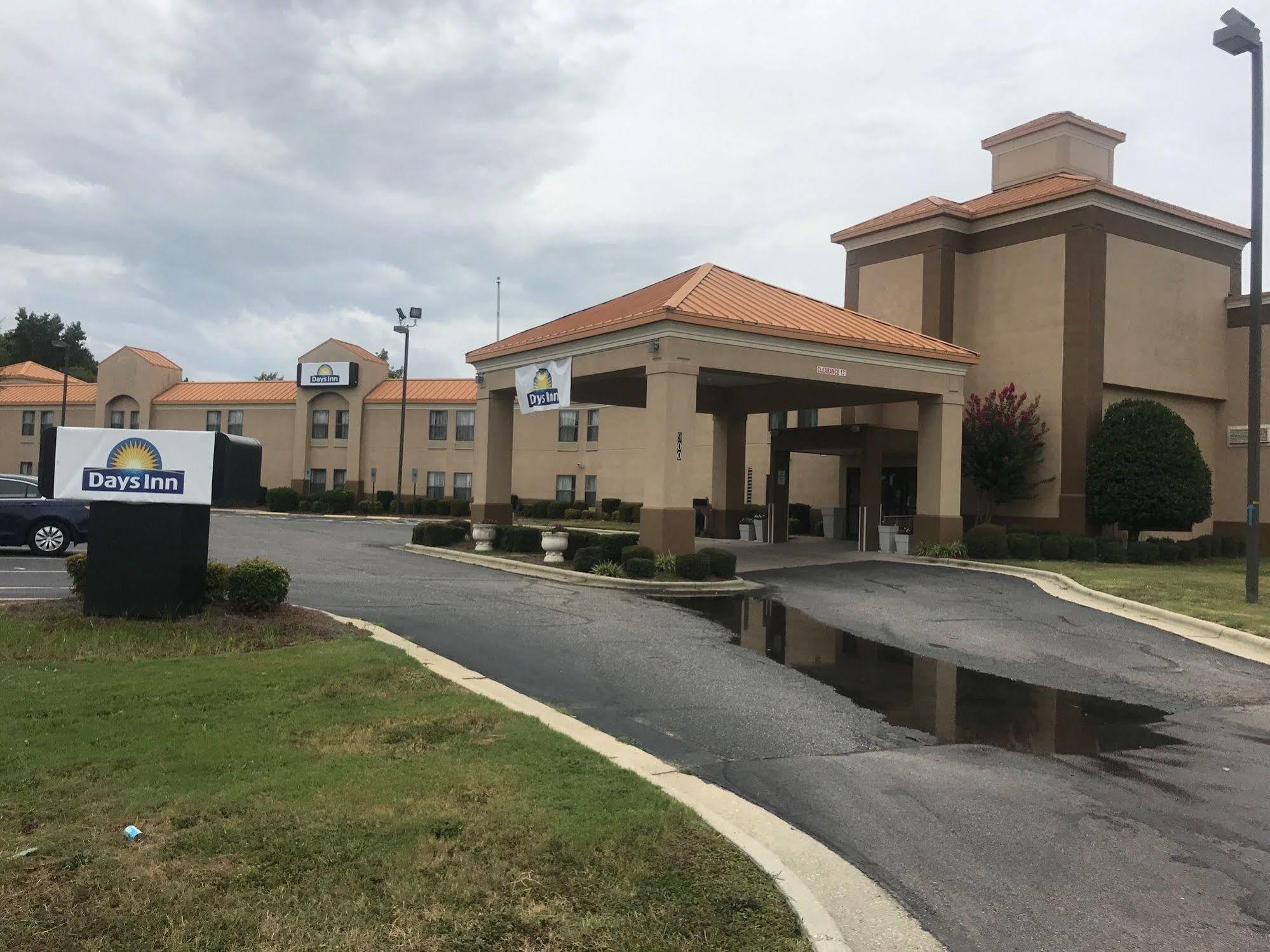 Country Inn & Suites By Radisson, Dunn, Nc Exterior foto